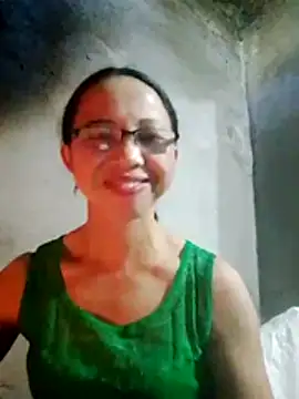 Snapshot of TRIEUTRIEU20 chatting on 11.25.25 TRIEUTRIEU20 online show from 11.25.25