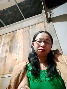 Snapshot of TRIEUTRIEU20 chatting on 11.25.25 TRIEUTRIEU20 online show from 11.25.25