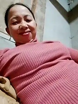 Snapshot of TRIEUTRIEU20 chatting on 11.30.25 TRIEUTRIEU20 online show from 11.30.25