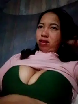 Snapshot of TRIEUTRIEU20 chatting on 12.13.25 TRIEUTRIEU20 online show from 12.13.25