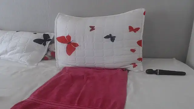 Snapshot of CocoCaramel-X chatting on 12.15.25 CocoCaramel-X online show from 12.15.25