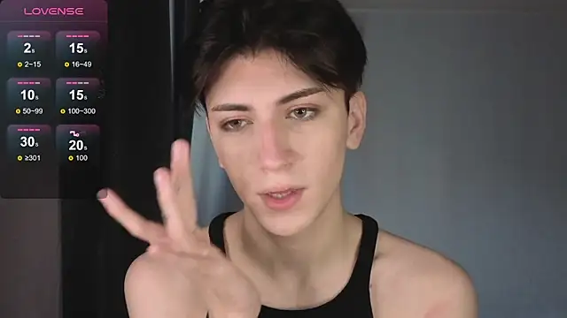 Oliver star boy  online show from 11.25.25