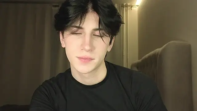 Oliver star boy  online show from 03.02.26