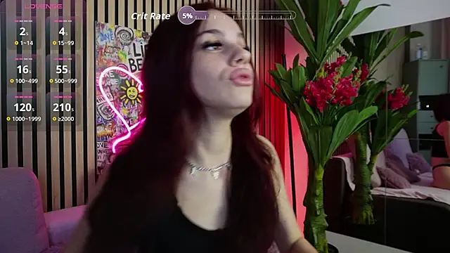 Snapshot of MirunaHaze chatting on 11.13.25 MirunaHaze online show from 11.13.25