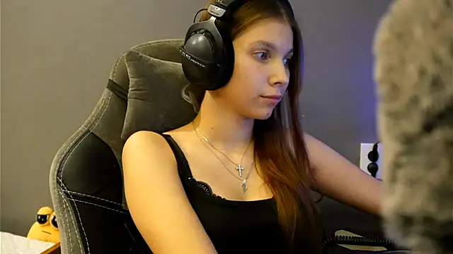 Snapshot of Softixq chatting on 12.13.25 Softixq online show from 12.13.25