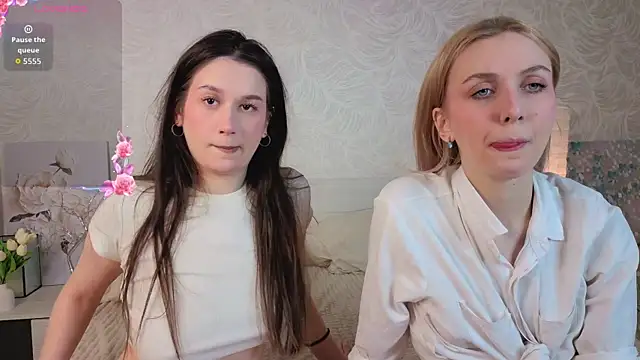 Snapshot of betweenUse chatting on 12.16.25 betweenUse online show from 12.16.25