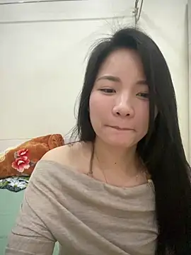 Bee Yellow00 online show from 04.07.26