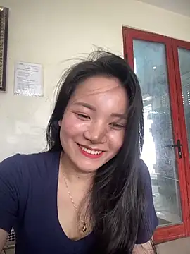 Bee Yellow00 online show from 04.08.26