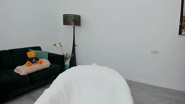 Arya Anna online show from 11.24.25