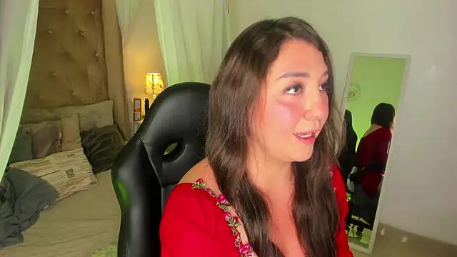 Snapshot of Myla_mayfield chatting on 11.18.25 Myla mayfield online show from 11.18.25