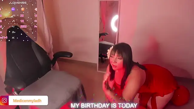 Snapshot of Myla_mayfield chatting on 12.14.25 Myla mayfield online show from 12.14.25