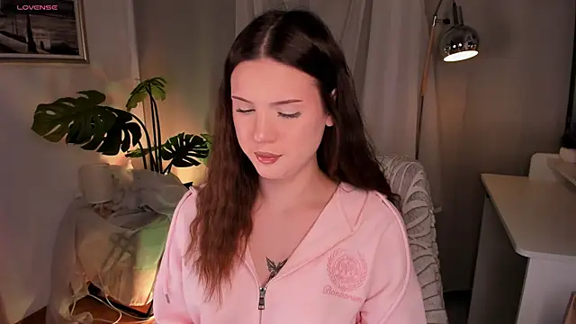 Snapshot of AustinClowerd chatting on 12.14.25 AustinClowerd online show from 12.14.25