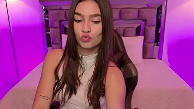 Bella Clark2 online show from 11.13.25