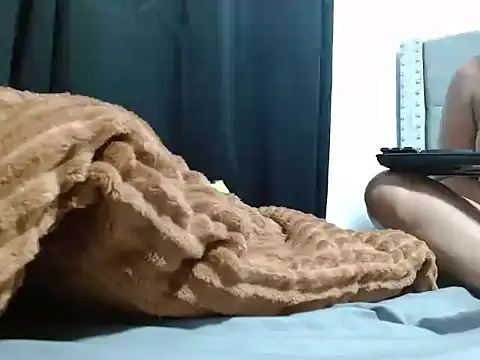 Snapshot of CeleneOrtiz chatting on 12.17.25 CeleneOrtiz online show from 12.17.25