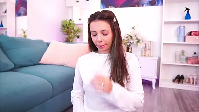 Aisha Bee online show from 11.28.25