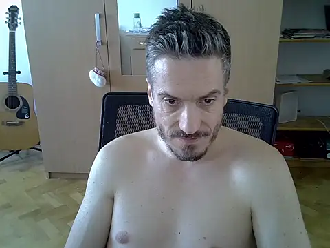 Snapshot of delayclose__ chatting on 04.26.26 delayclose online show from 04.26.26