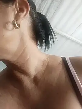 EmperatrizMilf online show from 11.18.25