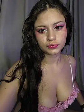 Snapshot of Esmesweet23 chatting on 11.06.25 Esmesweet23 online show from 11.06.25