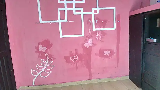 Snapshot of Esmesweet23 chatting on 11.14.25 Esmesweet23 online show from 11.14.25