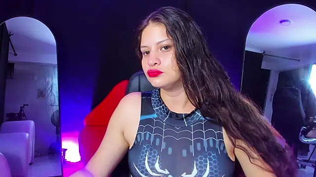 Snapshot of Esmesweet23 chatting on 11.30.25 Esmesweet23 online show from 11.30.25