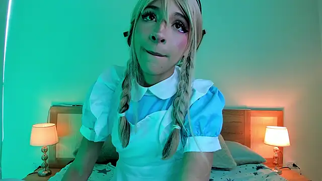 Snapshot of Damiian20_ chatting on 11.19.25 Damiian20 online show from 11.19.25