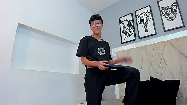 adams bobby online show from 02.07.26