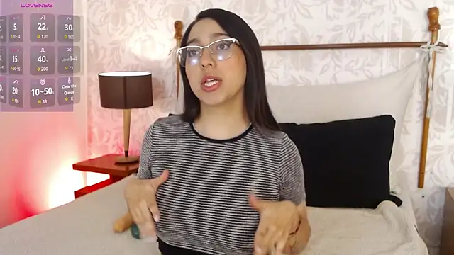 Snapshot of LexyBlaze_ chatting on 11.22.25 LexyBlaze online show from 11.22.25