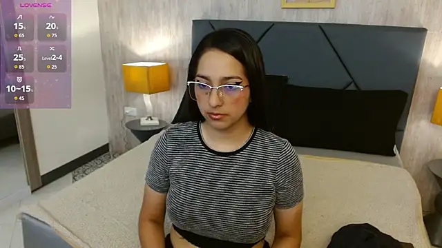 Snapshot of LexyBlaze_ chatting on 12.18.25 LexyBlaze online show from 12.18.25