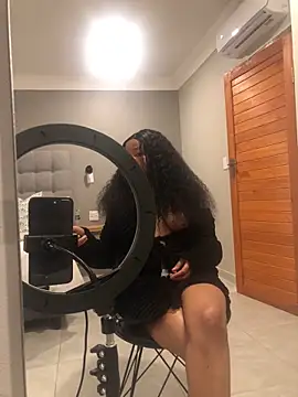 Snapshot of nickycozyxx1909 chatting on 10.25.25 nickycozyxx1909 online show from 10.25.25