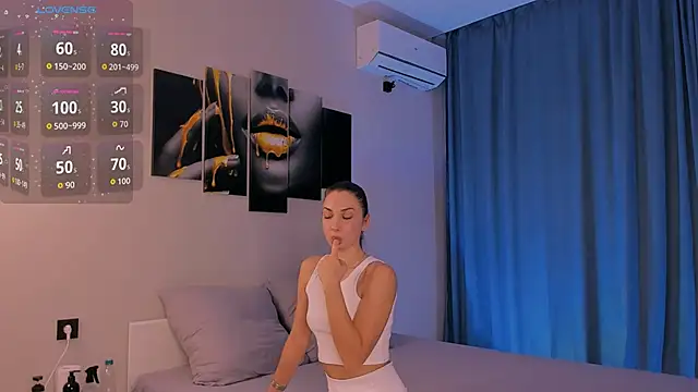 Snapshot of Kandeess chatting on 11.26.25 Kandeess online show from 11.26.25