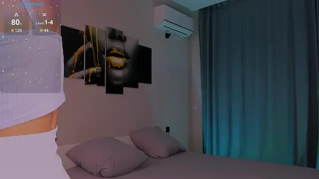 Snapshot of Kandeess chatting on 12.04.25 Kandeess online show from 12.04.25