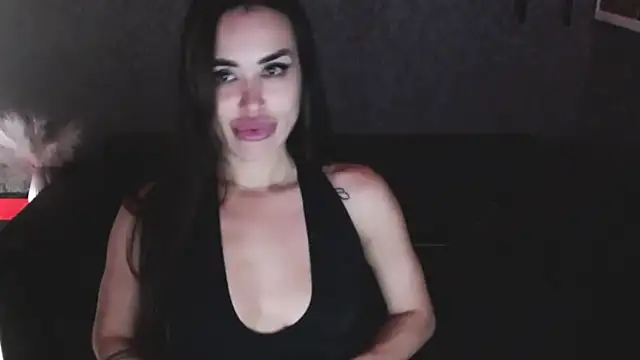 Snapshot of velvetveyraX chatting on 12.01.25 velvetveyraX online show from 12.01.25