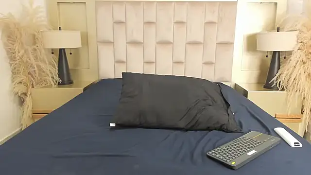 MaroxCute online show from 11.24.25