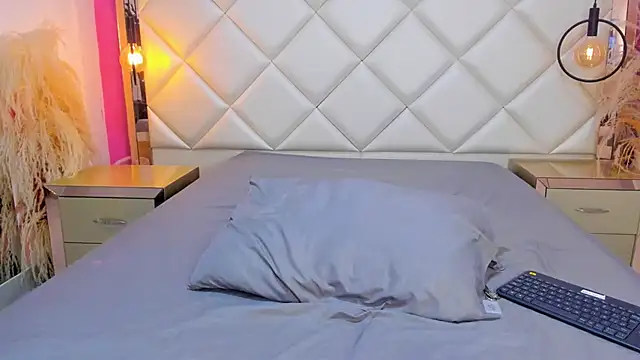 MaroxCute online show from 12.02.25