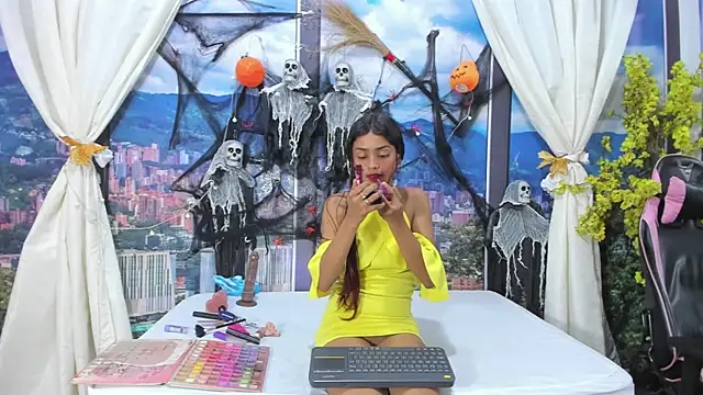 Snapshot of salome_mio chatting on 10.29.25 salome mio online show from 10.29.25