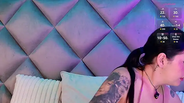 Snapshot of _giggy_2 chatting on 11.11.25 giggy 2 online show from 11.11.25