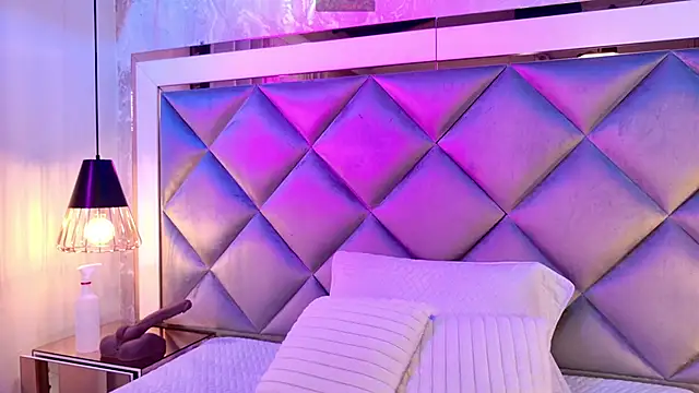 Snapshot of _giggy_2 chatting on 11.29.25 giggy 2 online show from 11.29.25