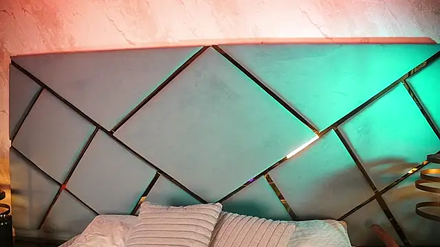 Snapshot of _giggy_2 chatting on 12.03.25 giggy 2 online show from 12.03.25