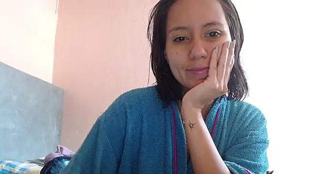 Snapshot of LunaaMorena chatting on 04.10.26 LunaaMorena online show from 04.10.26