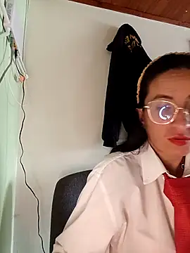 Snapshot of Valentina--1 chatting on 10.27.25 Valentina--1 online show from 10.27.25