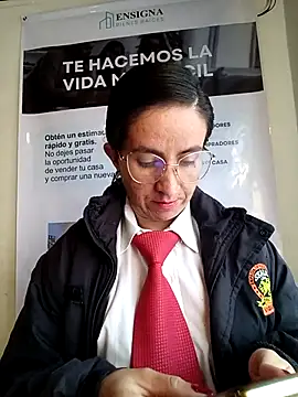 Snapshot of Valentina--1 chatting on 12.01.25 Valentina--1 online show from 12.01.25