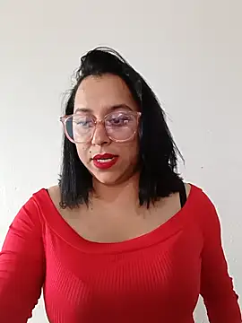 Snapshot of Caroline-17 chatting on 11.24.25 Caroline-17 online show from 11.24.25