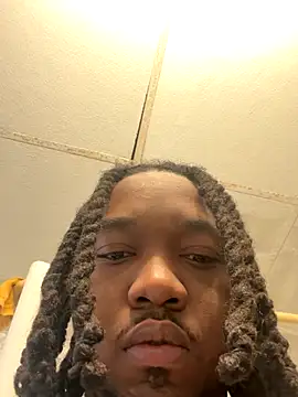 Snapshot of therealredx chatting on 10.23.25 therealredx online show from 10.23.25