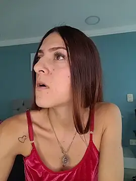 Luna Raay online show from 11.27.25