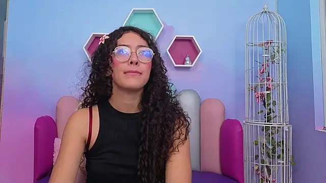 Snapshot of Sasha-Monroe chatting on 11.05.25 Sasha-Monroe online show from 11.05.25