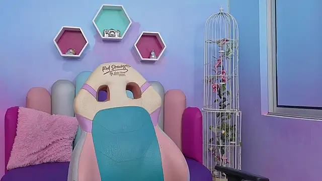 Snapshot of Sasha-Monroe chatting on 11.06.25 Sasha-Monroe online show from 11.06.25