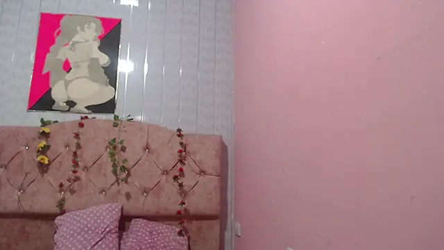 Snapshot of Victoria_Alvarez chatting on 11.08.25 Victoria Alvarez online show from 11.08.25