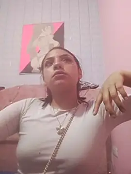 Snapshot of Victoria_Alvarez chatting on 11.19.25 Victoria Alvarez online show from 11.19.25