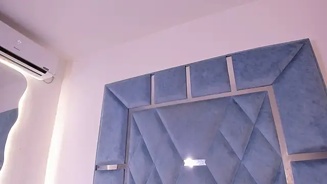 esmeraldaasm online show from 11.18.25