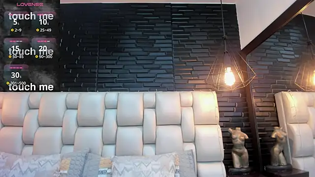 EmilyyRed online show from 12.16.25